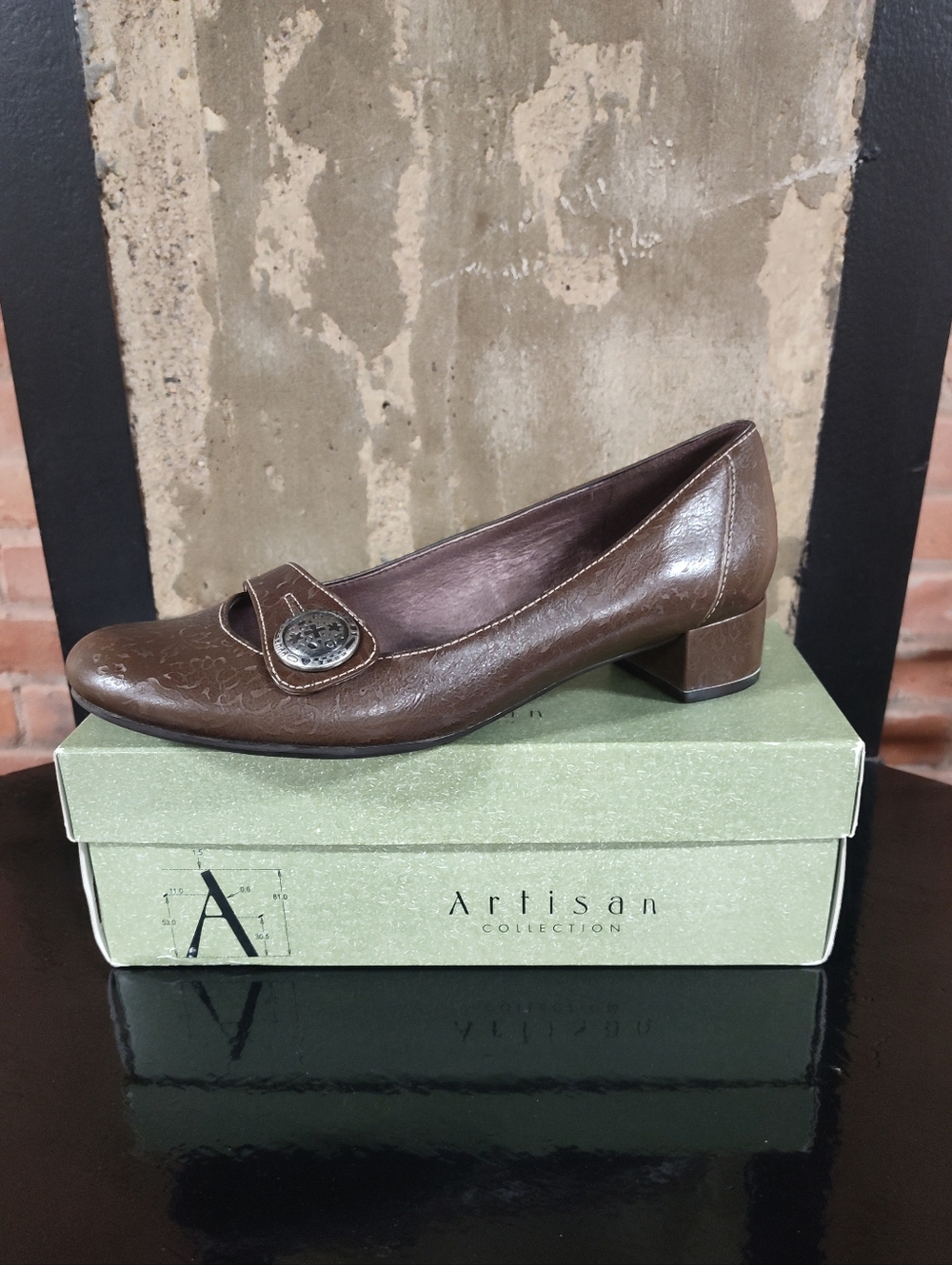 Clarks | Artisan Collection Leather Loafer with Decorative Medallion